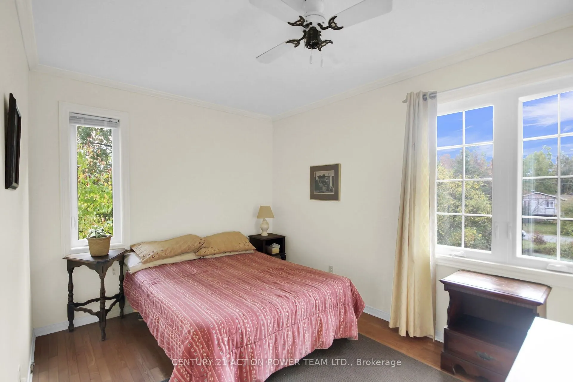 5658 Marlene Cr Crescent