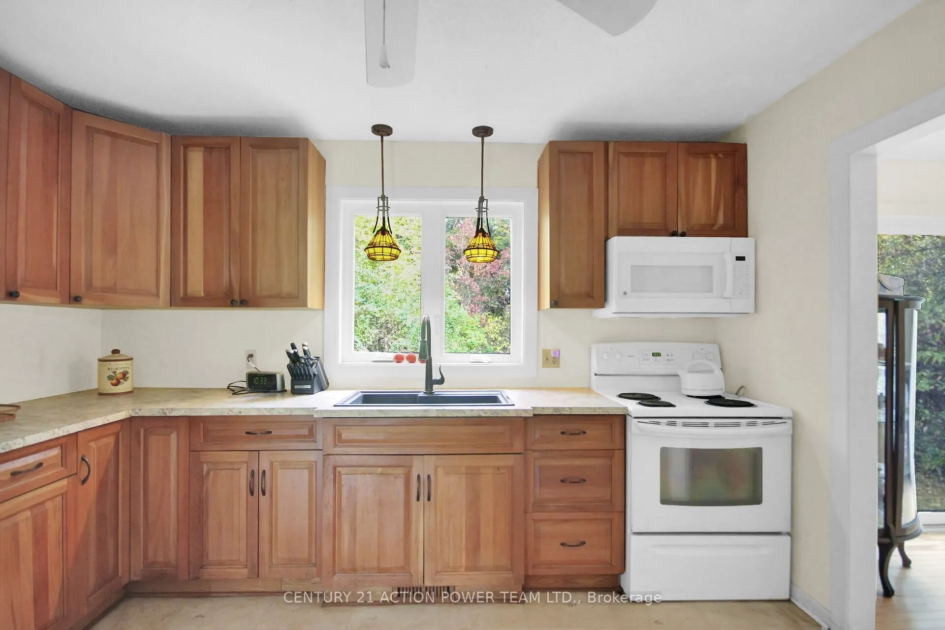 5658 Marlene Cr Crescent