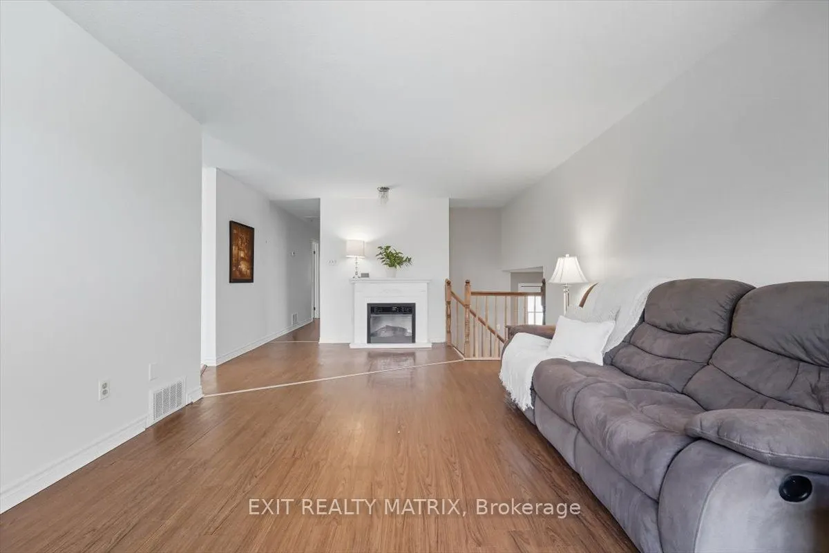8089 LAURIE Lane S