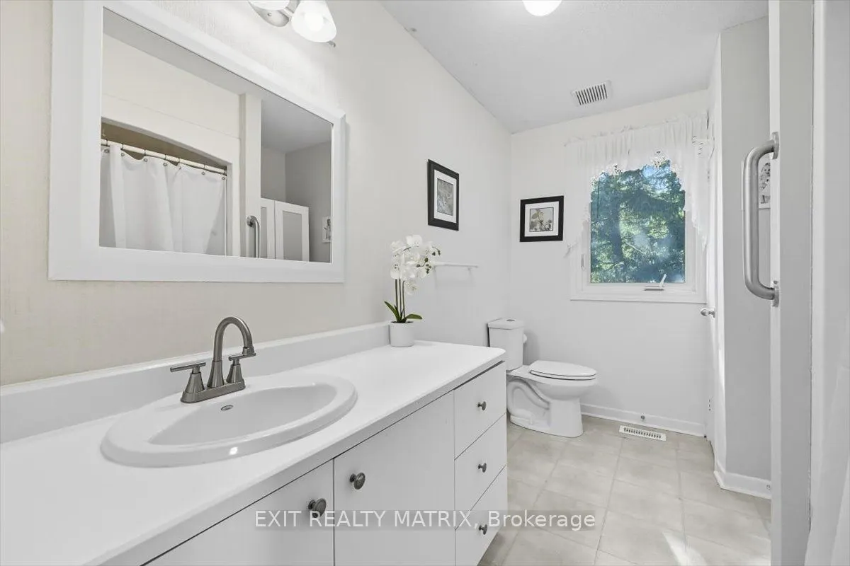 8089 LAURIE Lane S