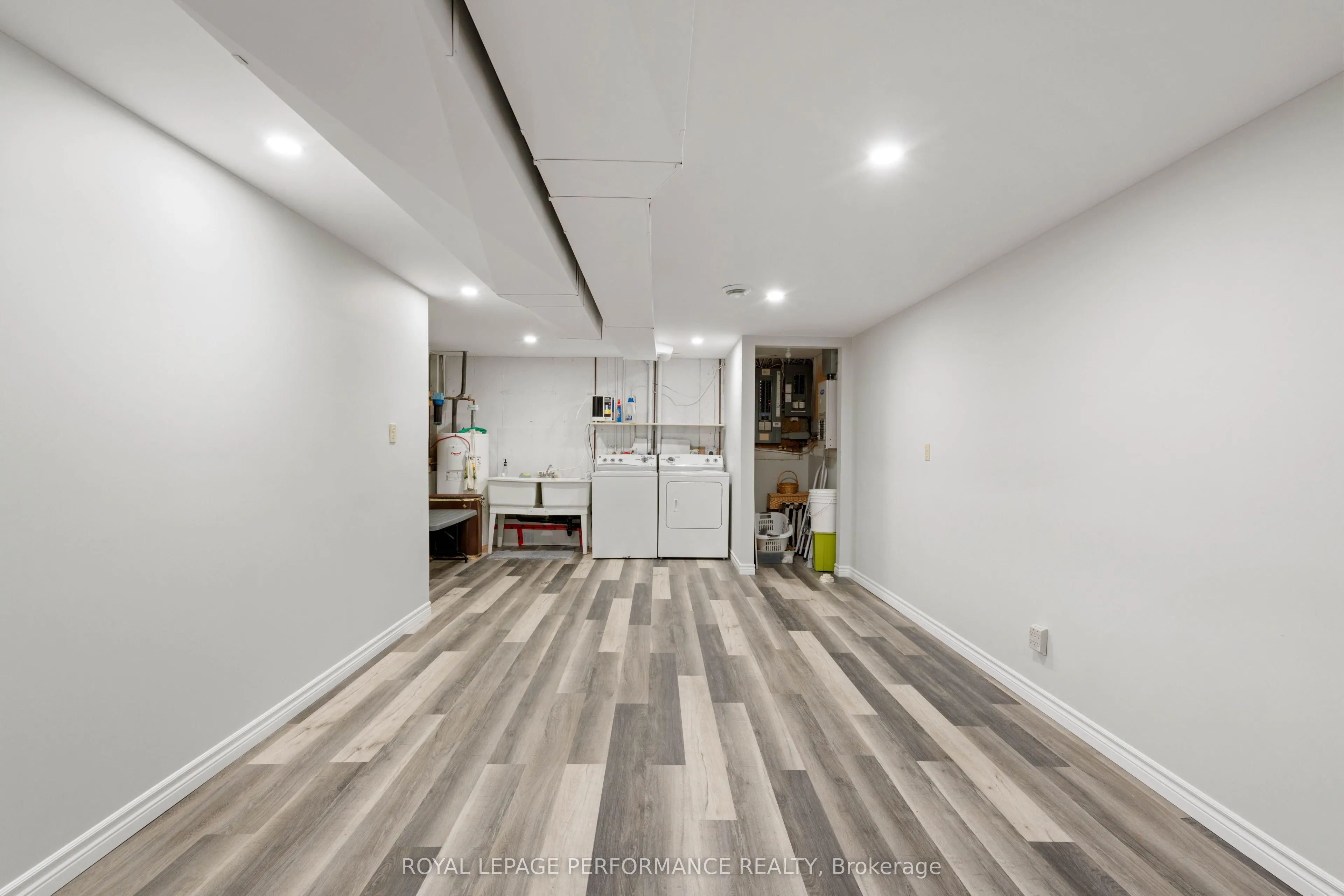 6275 Macrae Court