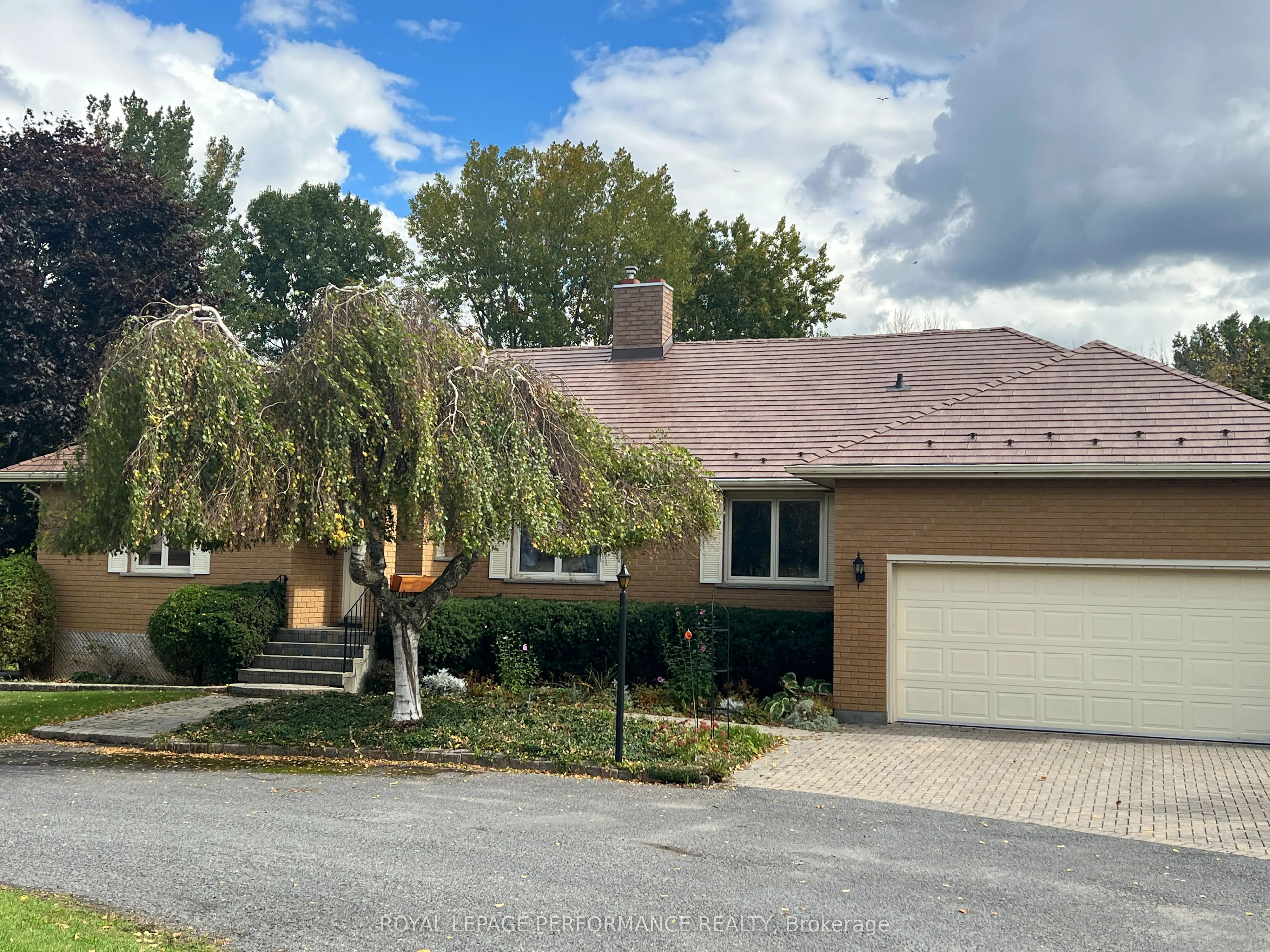 6275 Macrae Court