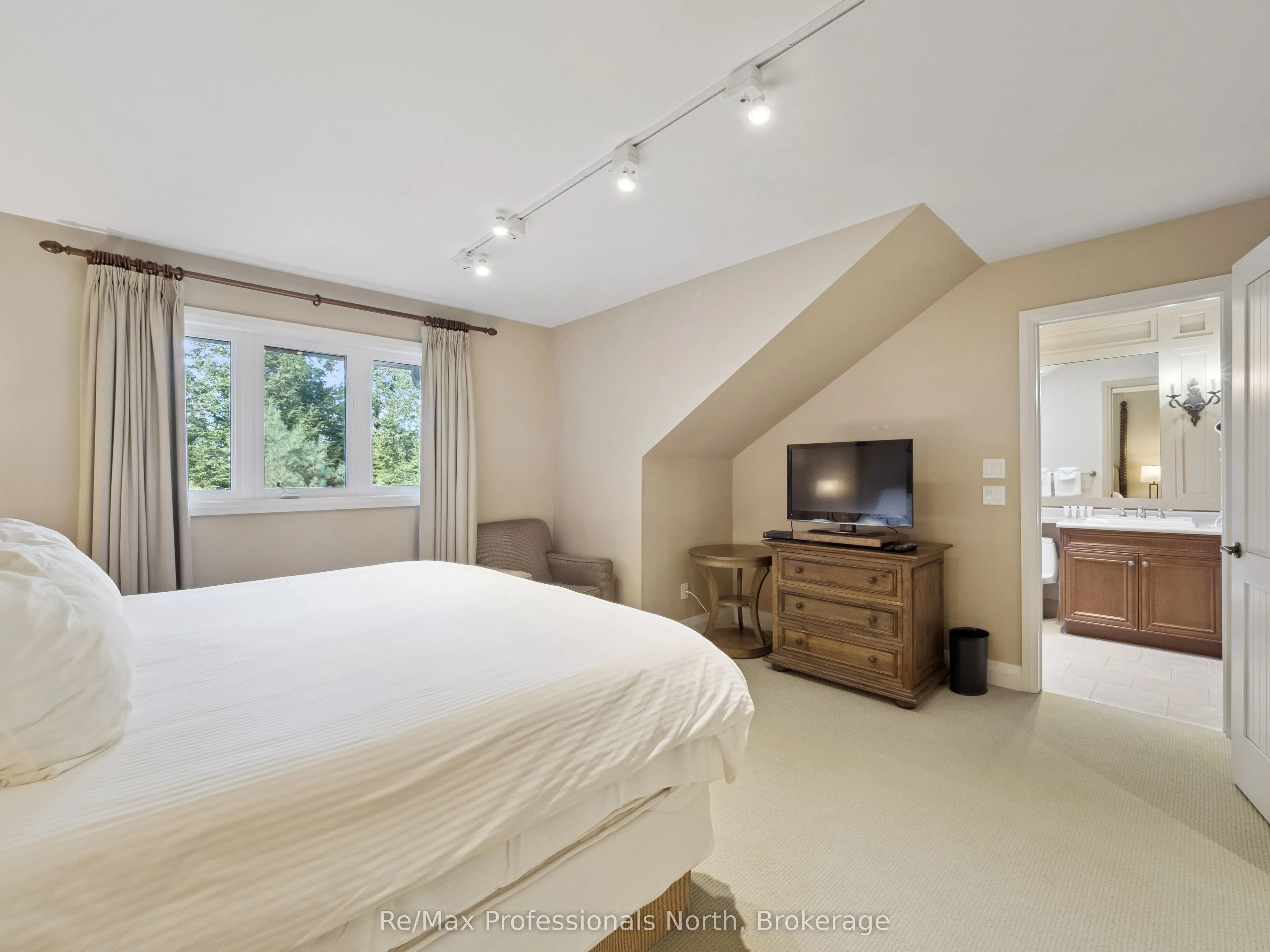 1209 Muskoka Beach Road, #41R