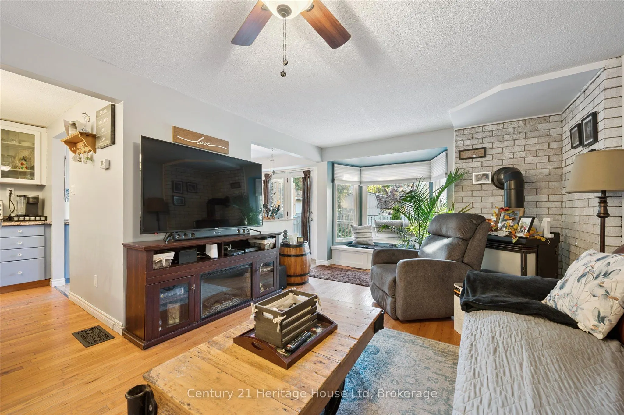 345 Stornoway Drive