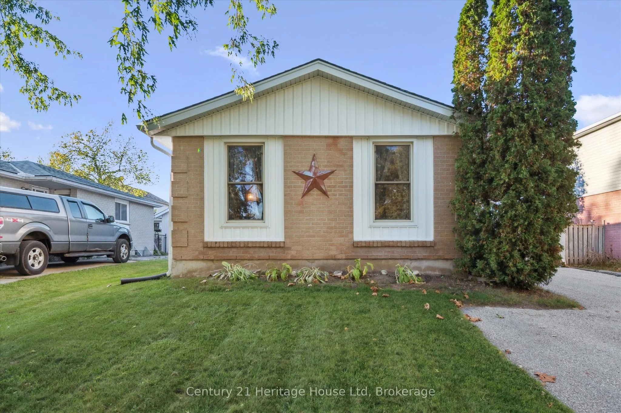 345 Stornoway Drive