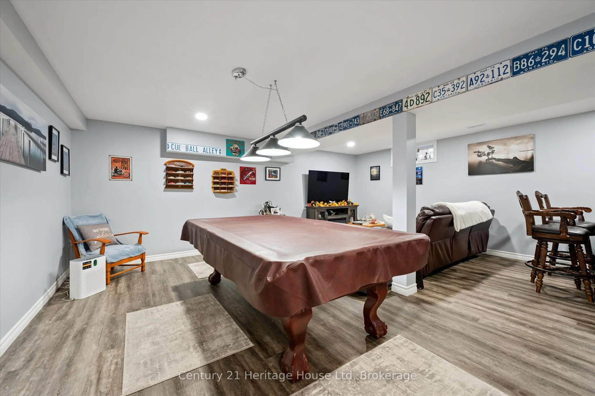 345 Stornoway Drive