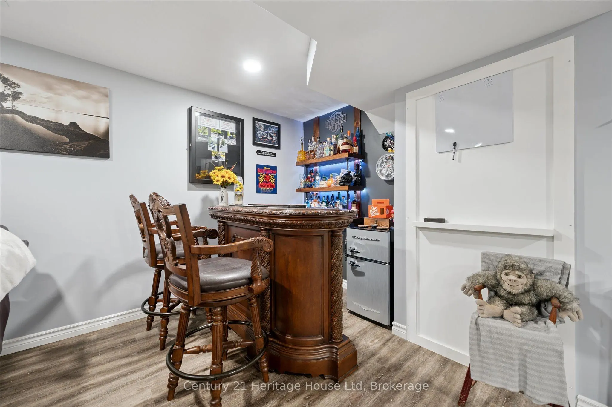 345 Stornoway Drive