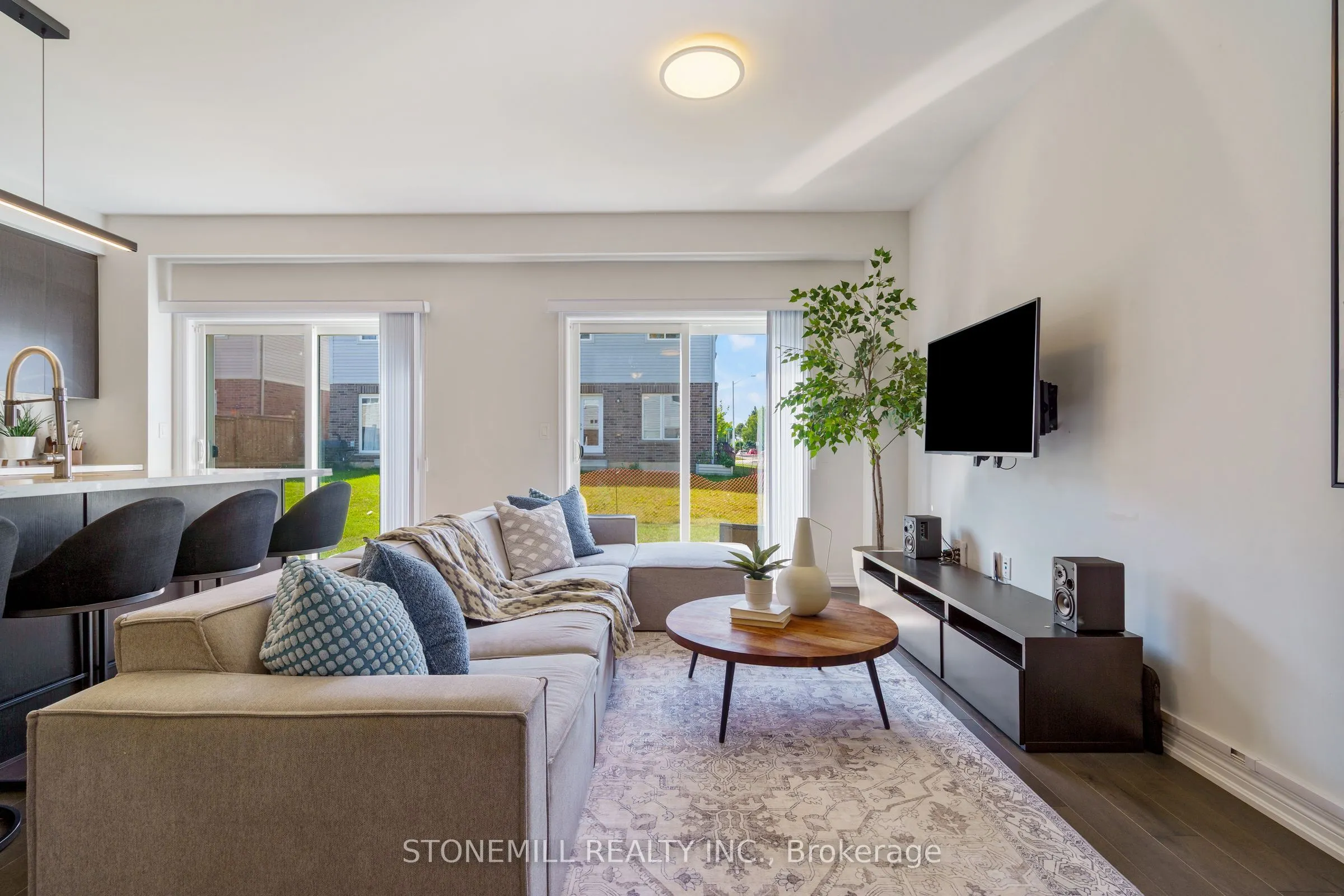 60 Bobolink Road