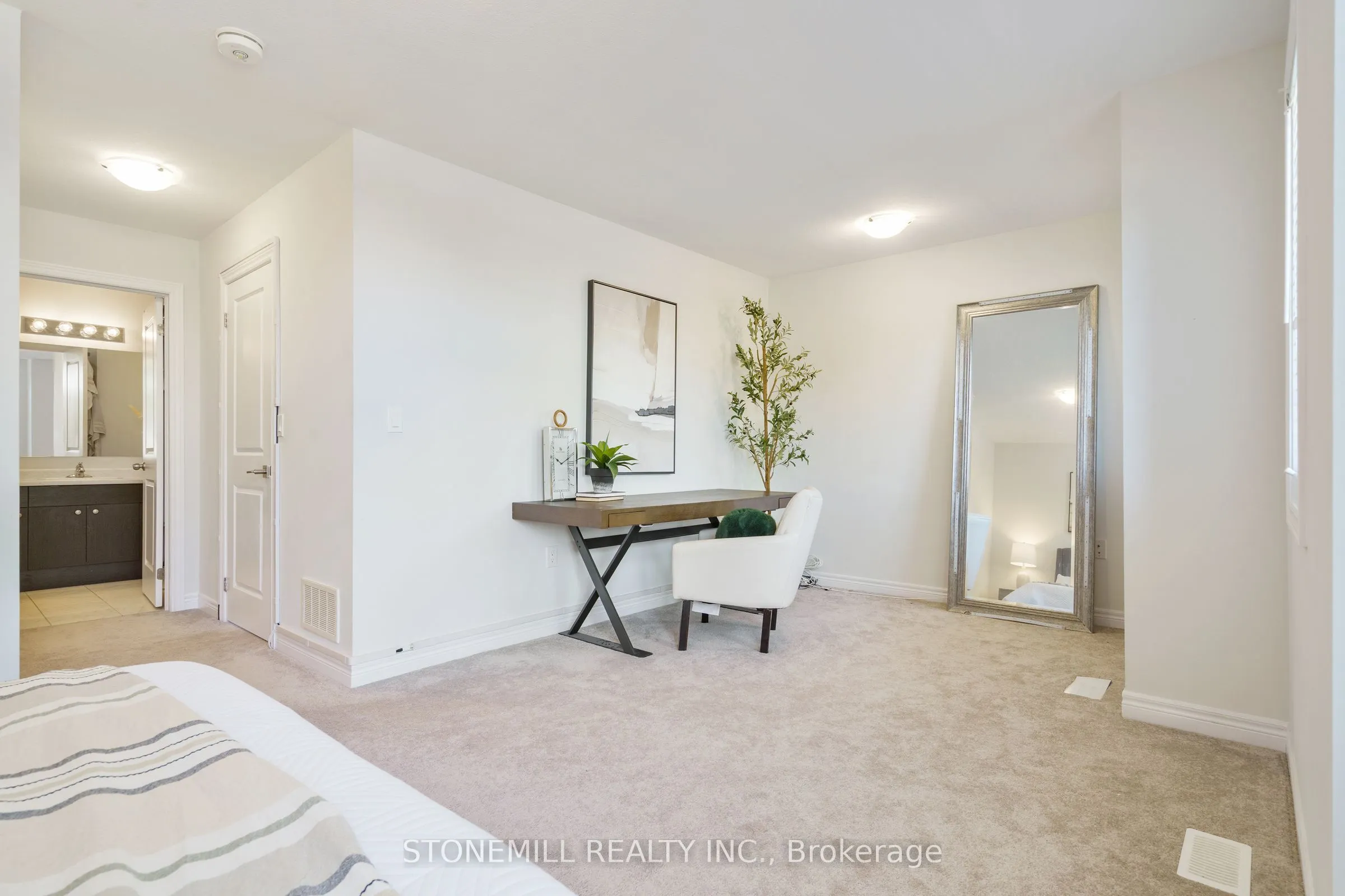 60 Bobolink Road