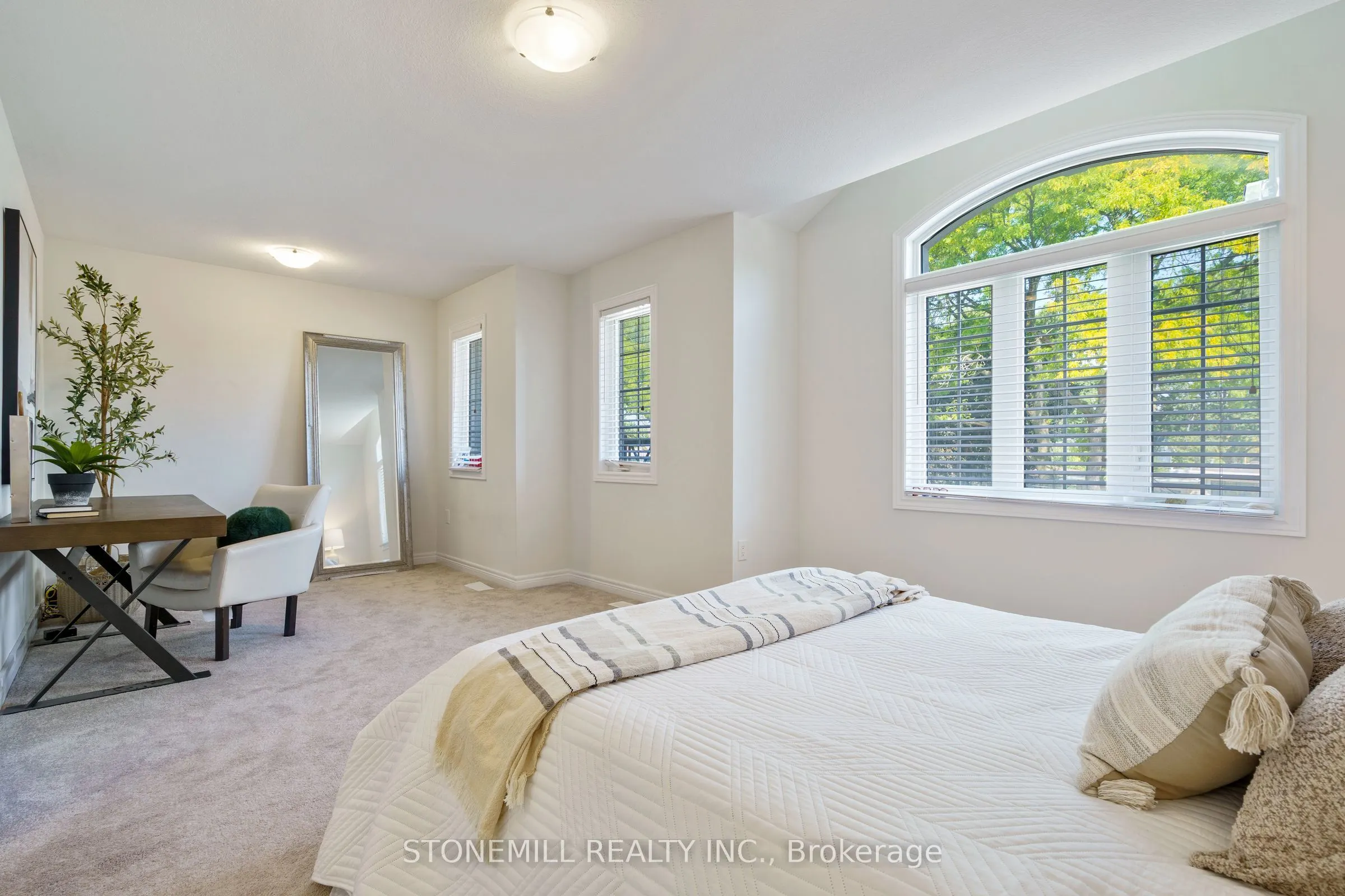 60 Bobolink Road
