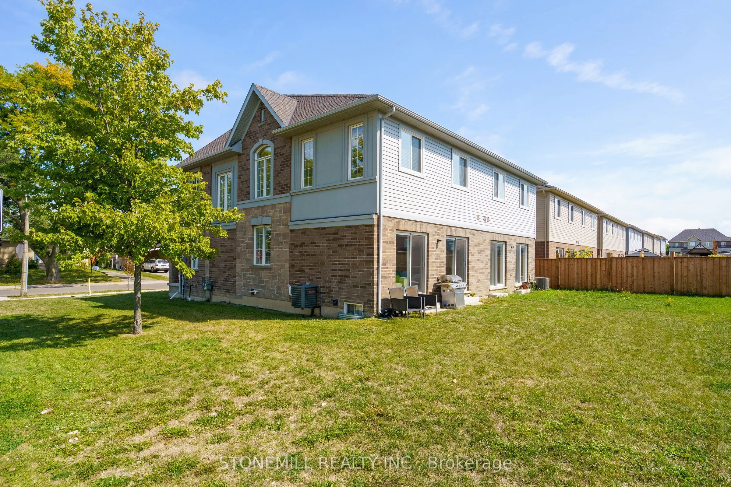 60 Bobolink Road