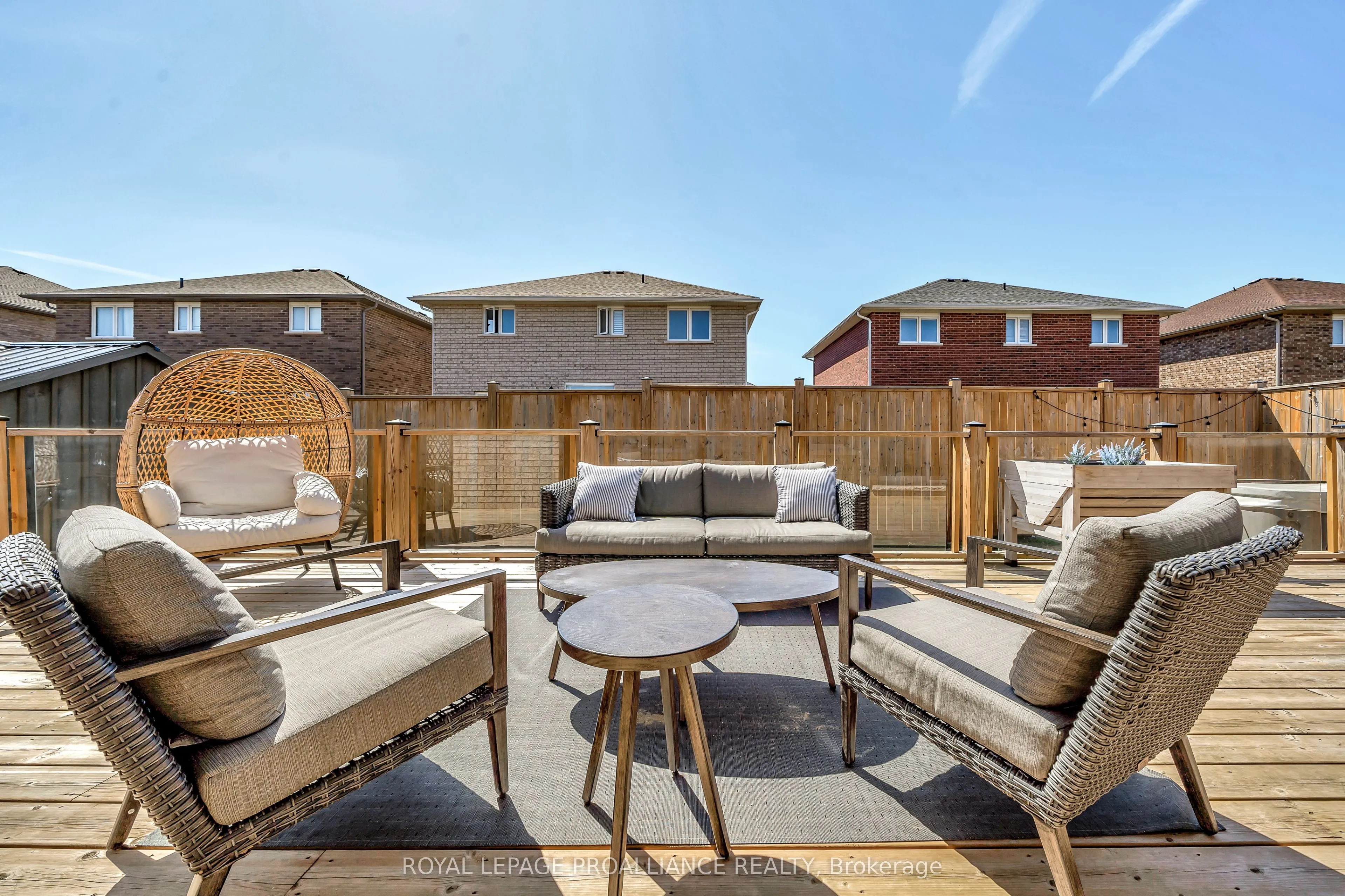 16 Hummingbird Drive