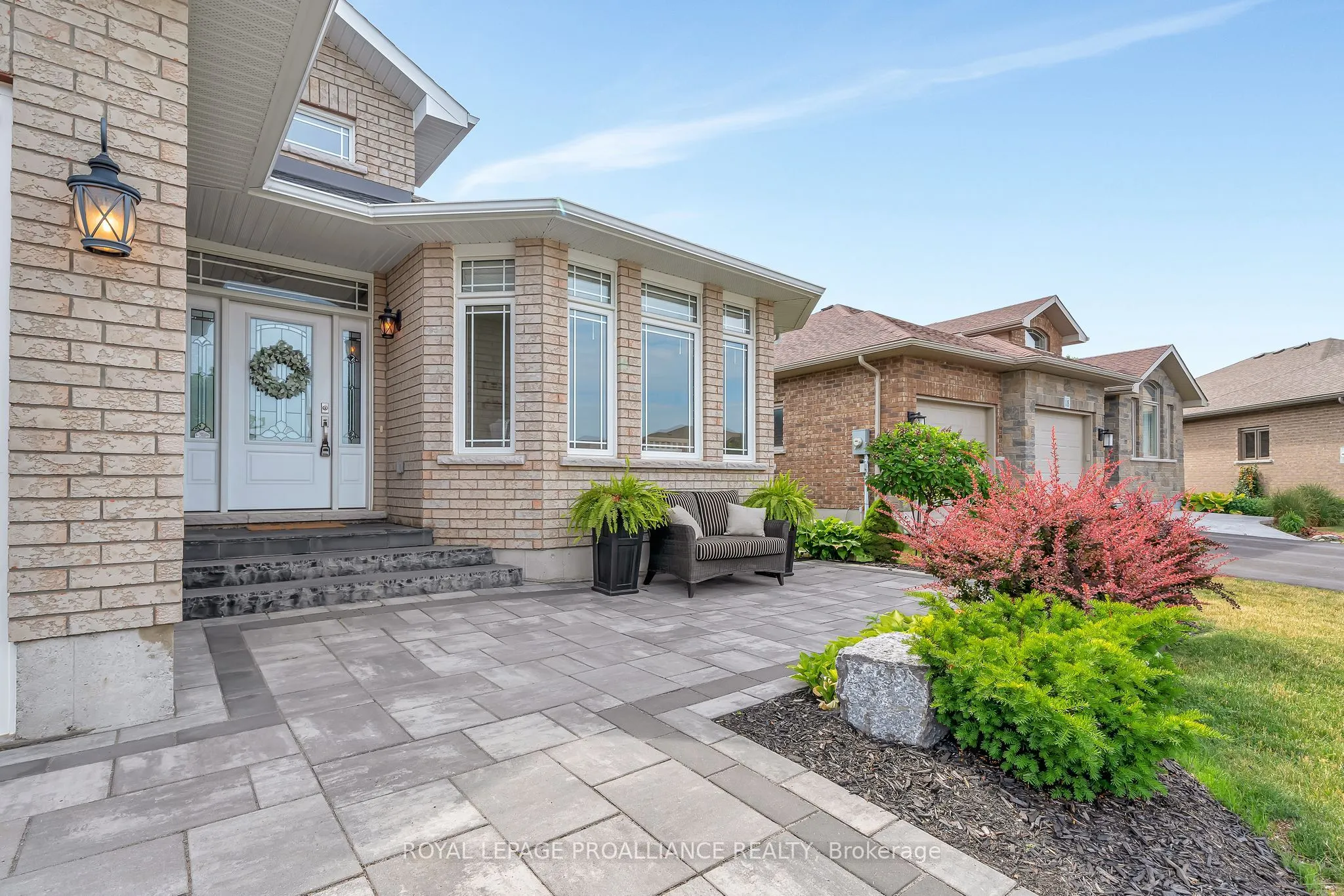 16 Hummingbird Drive