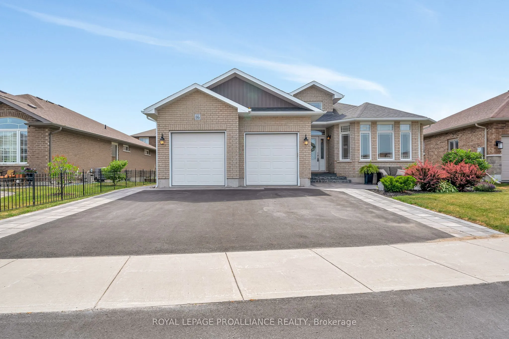 16 Hummingbird Drive