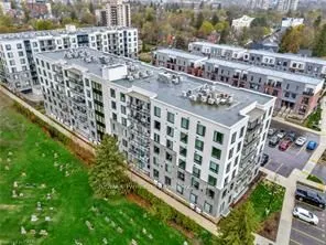 107 Roger Street, #516