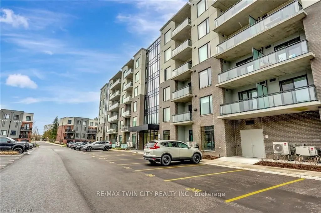 107 Roger Street, #516