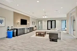 107 Roger Street, #516