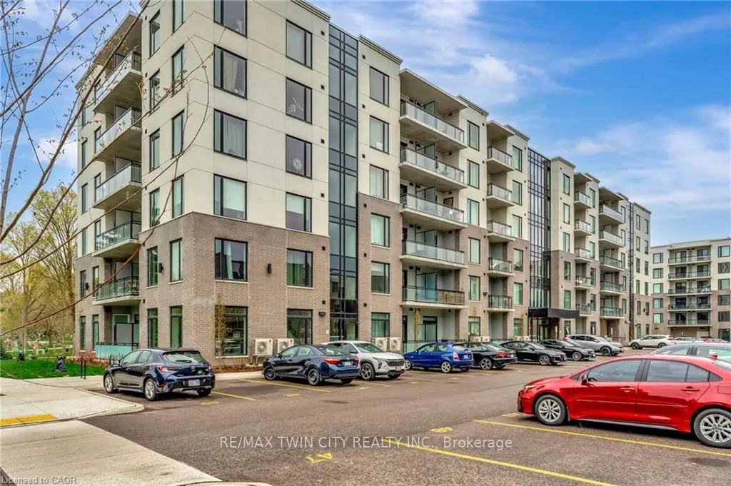 107 Roger Street, #516