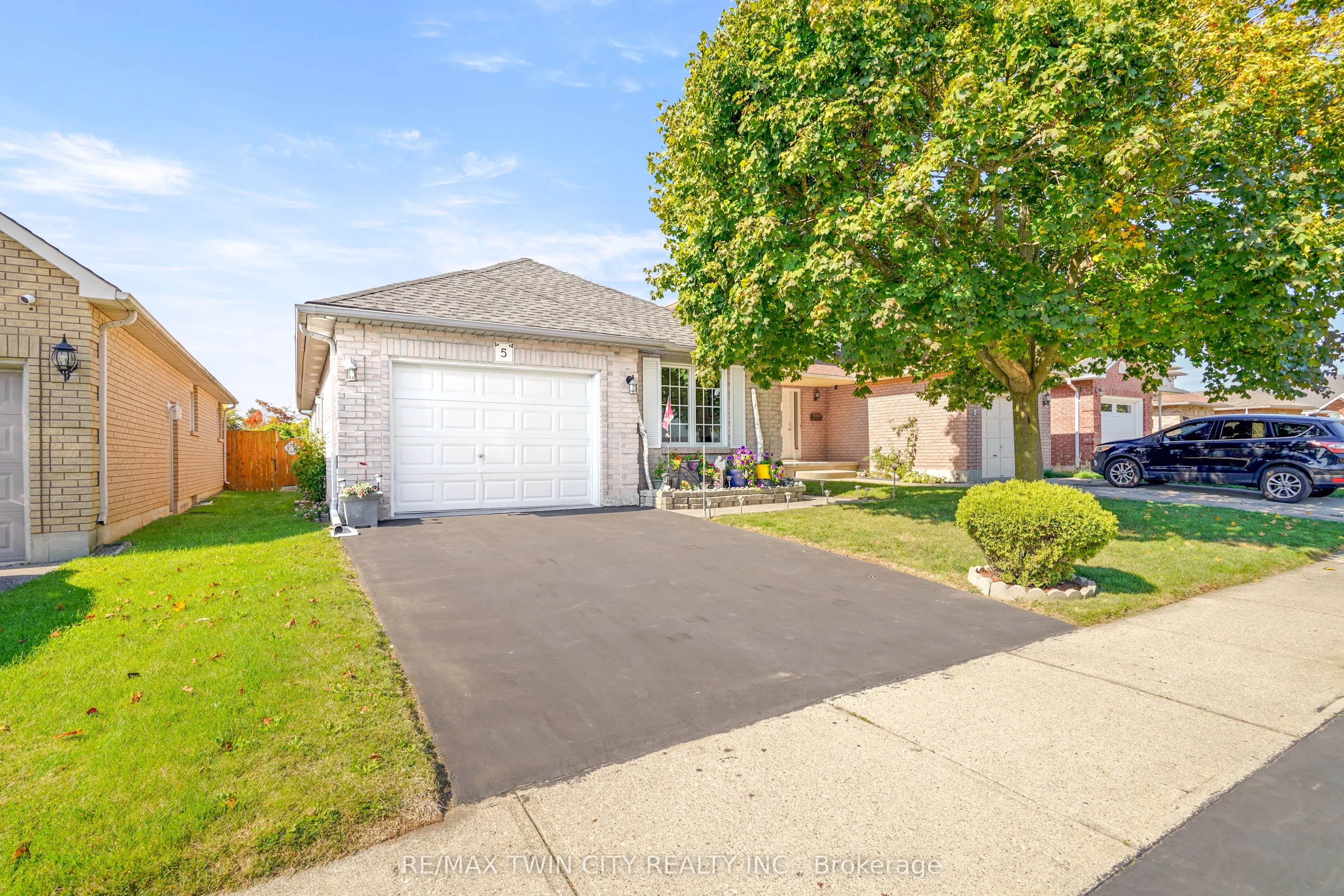 5 Anastasia Crescent