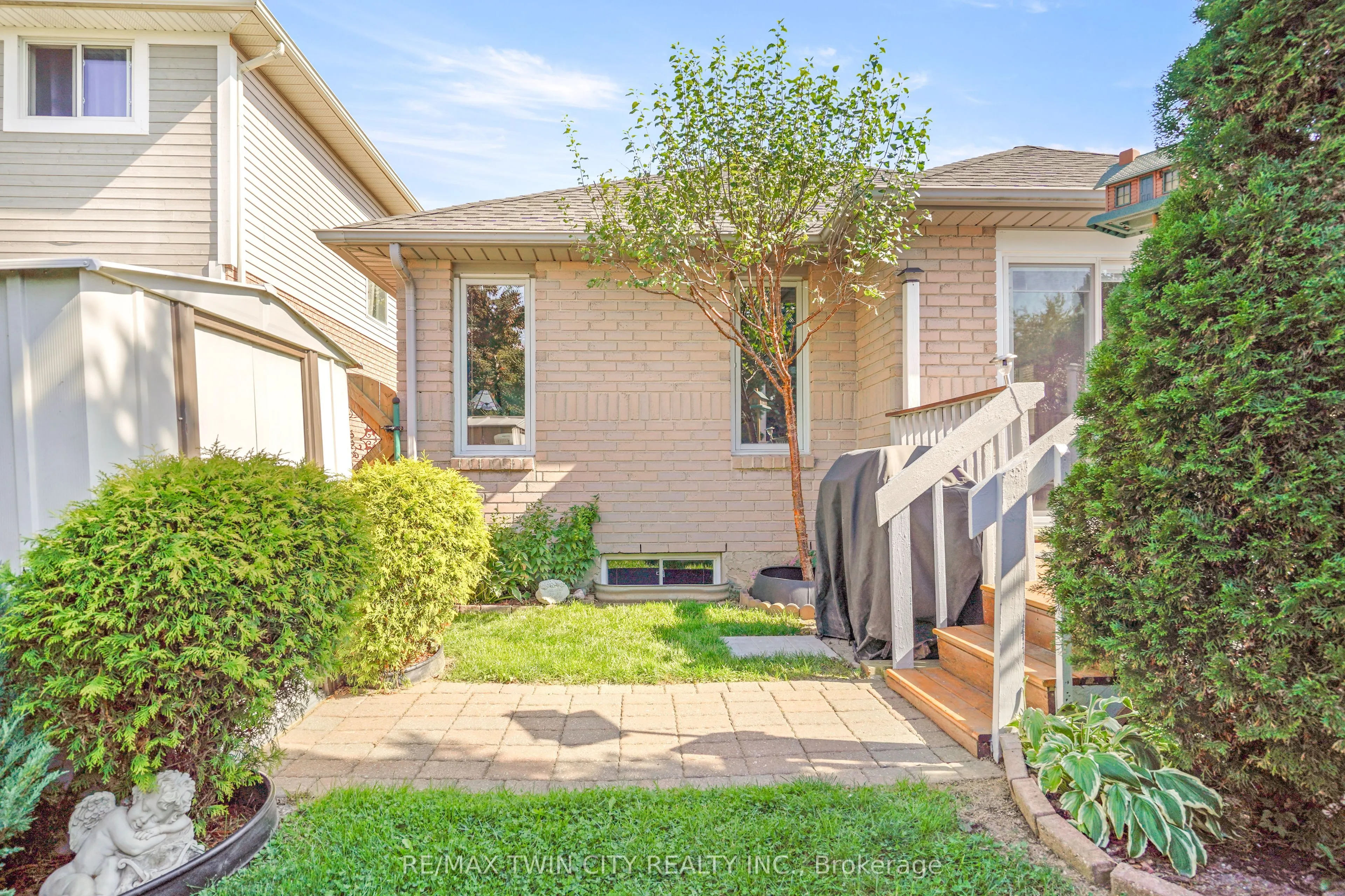 5 Anastasia Crescent