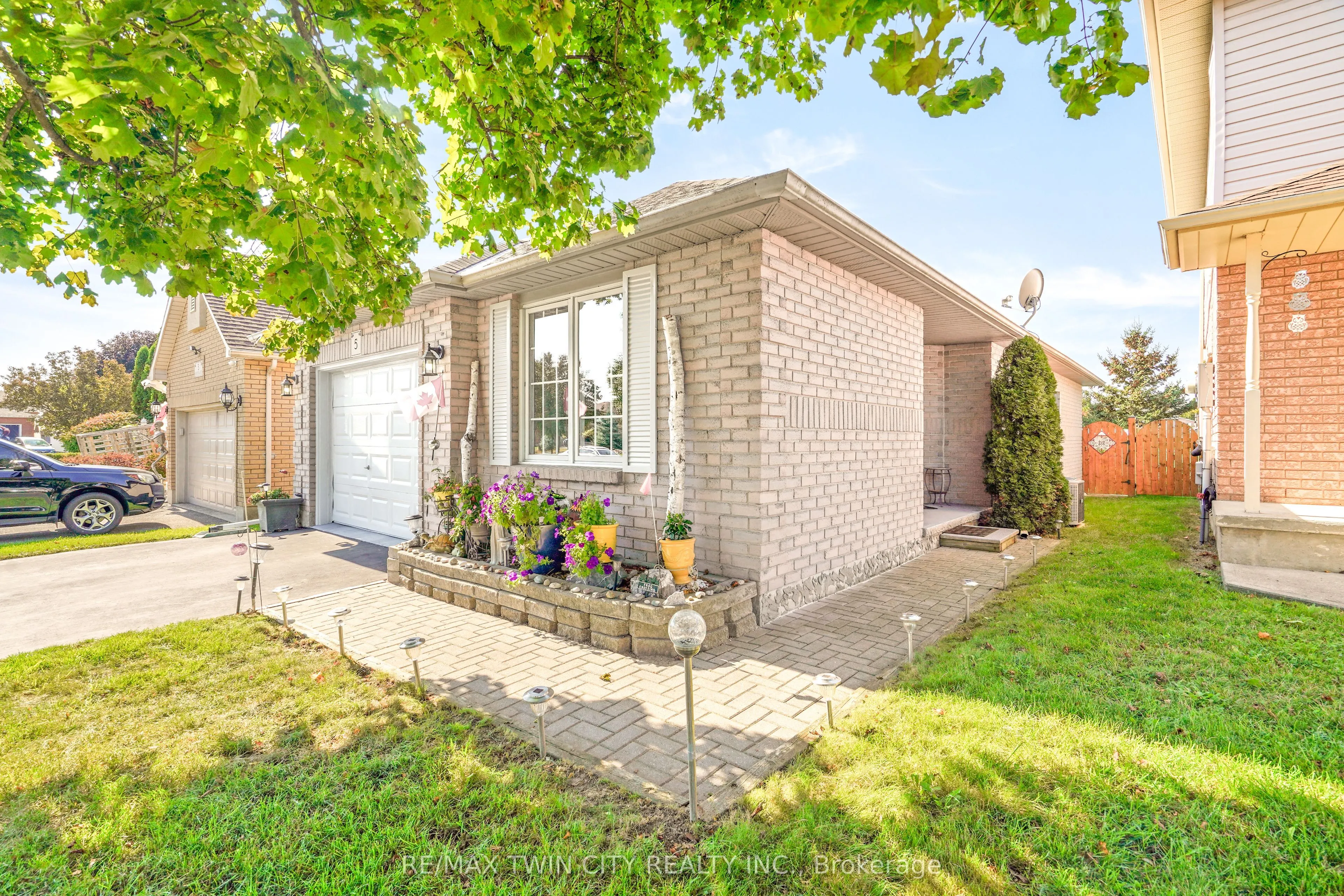 5 Anastasia Crescent