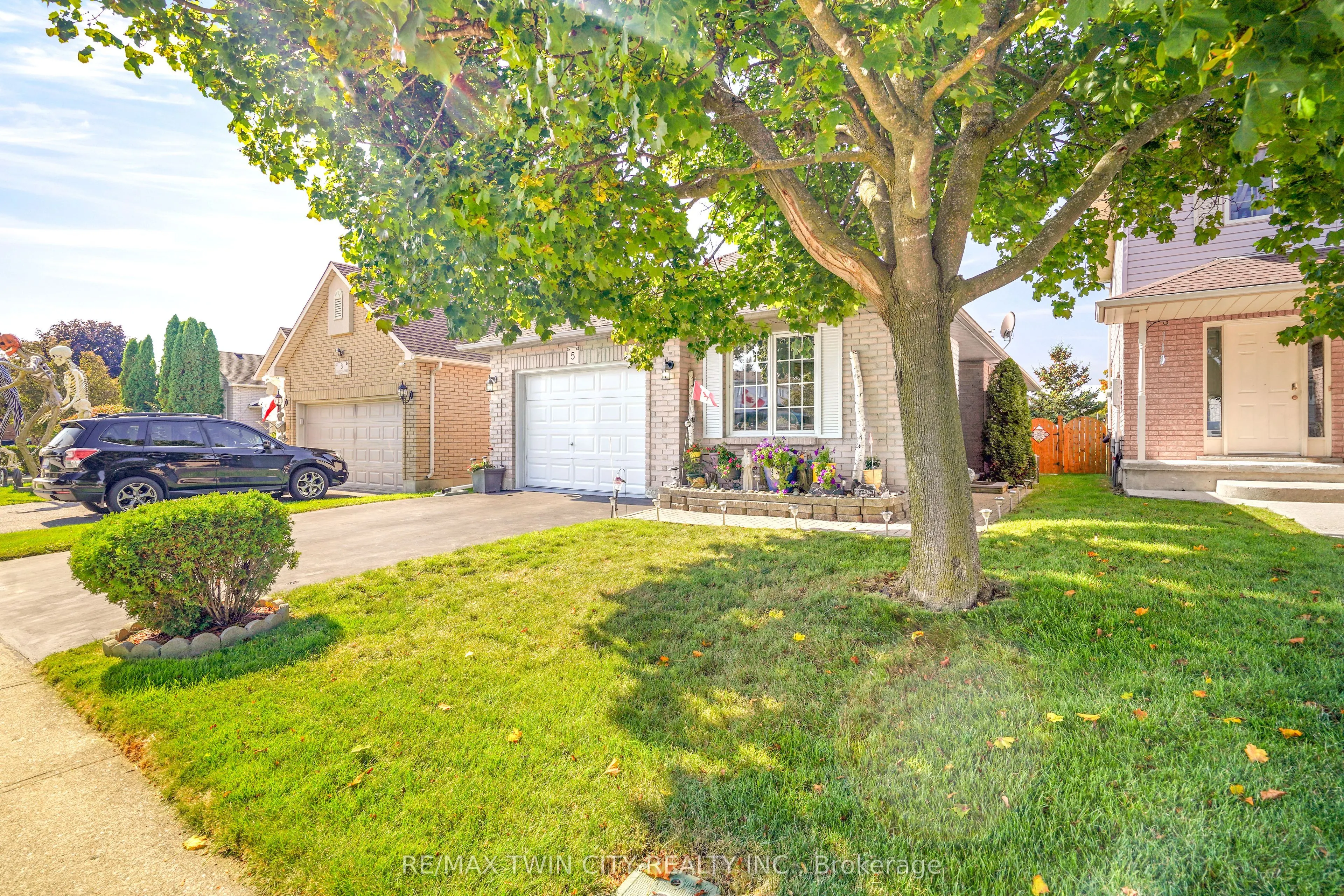 5 Anastasia Crescent