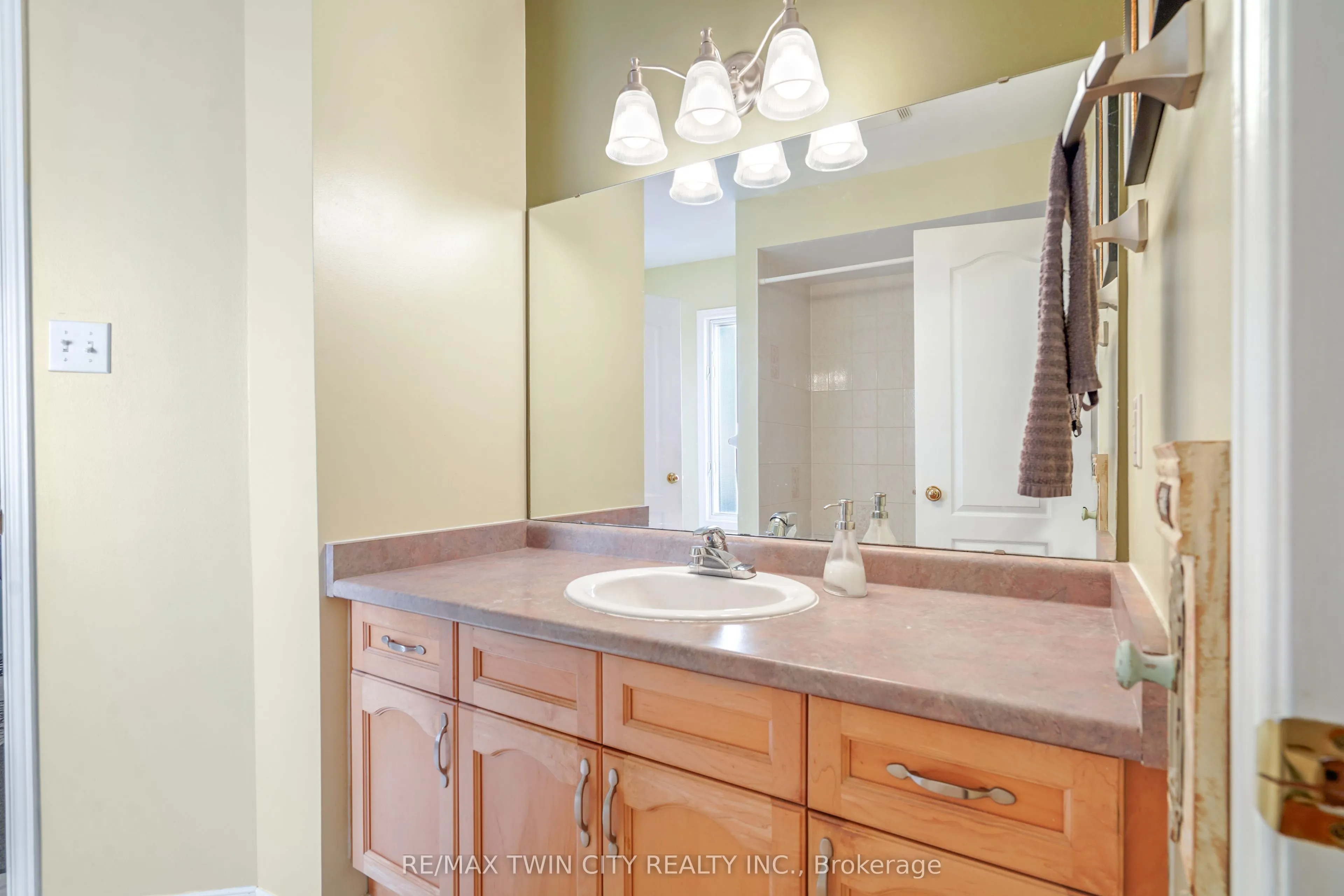 5 Anastasia Crescent