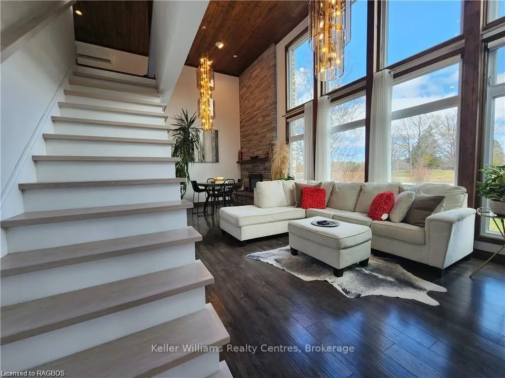 250 TYENDINAGA Drive