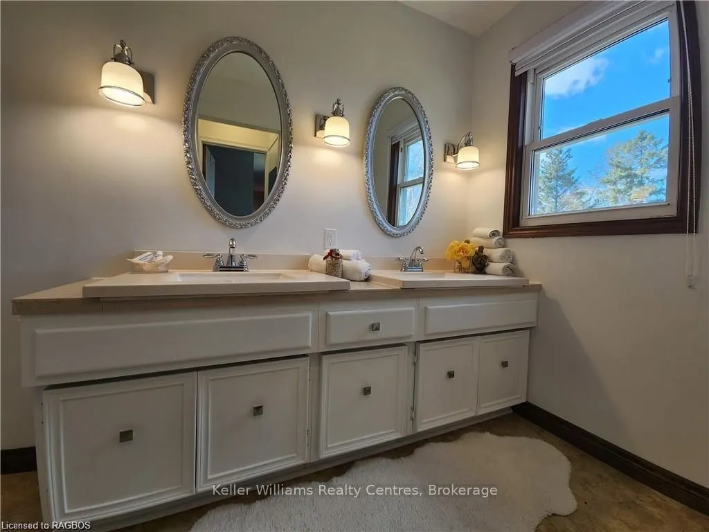 250 TYENDINAGA Drive
