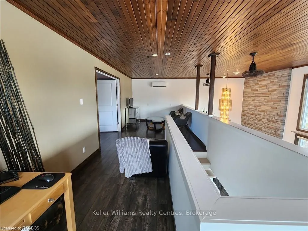 250 TYENDINAGA Drive