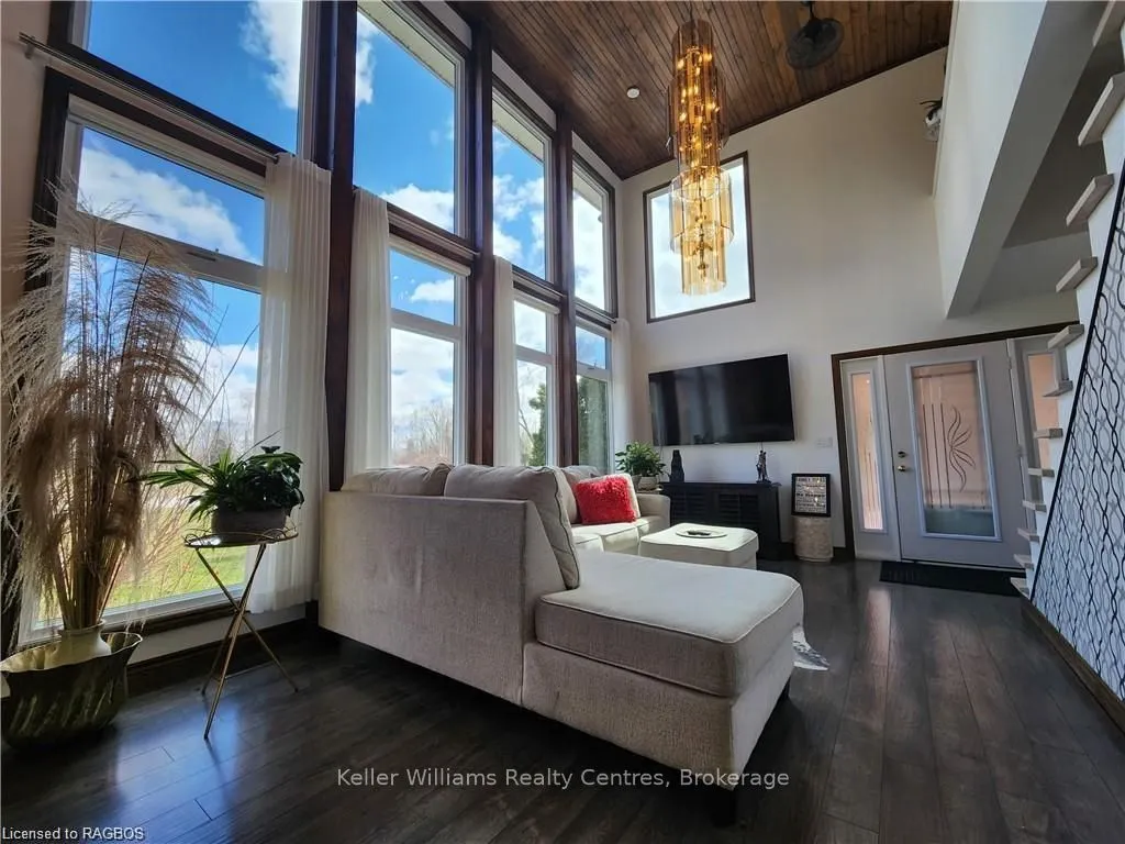 250 TYENDINAGA Drive