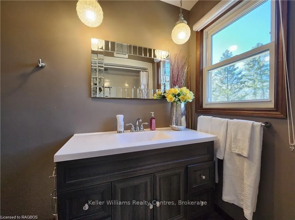 250 TYENDINAGA Drive