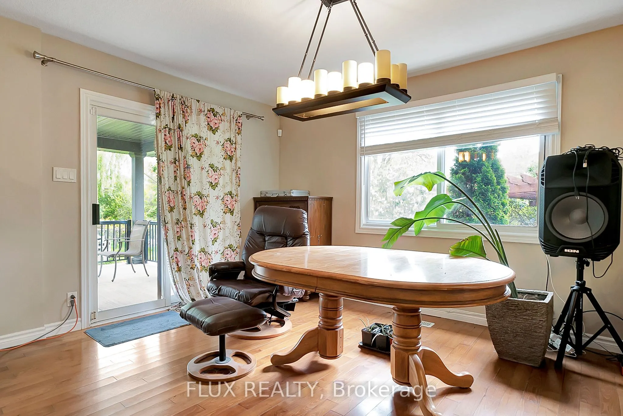 1392 Doon Village Road