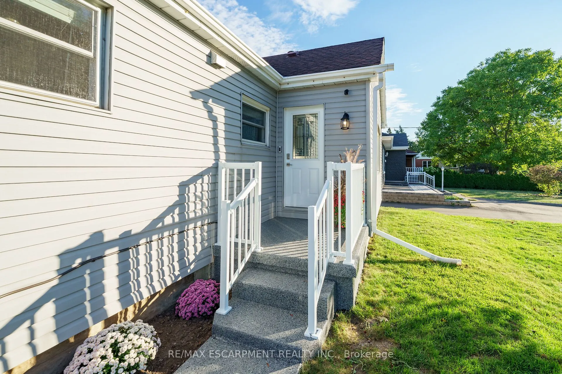 350 Pottruff Road N