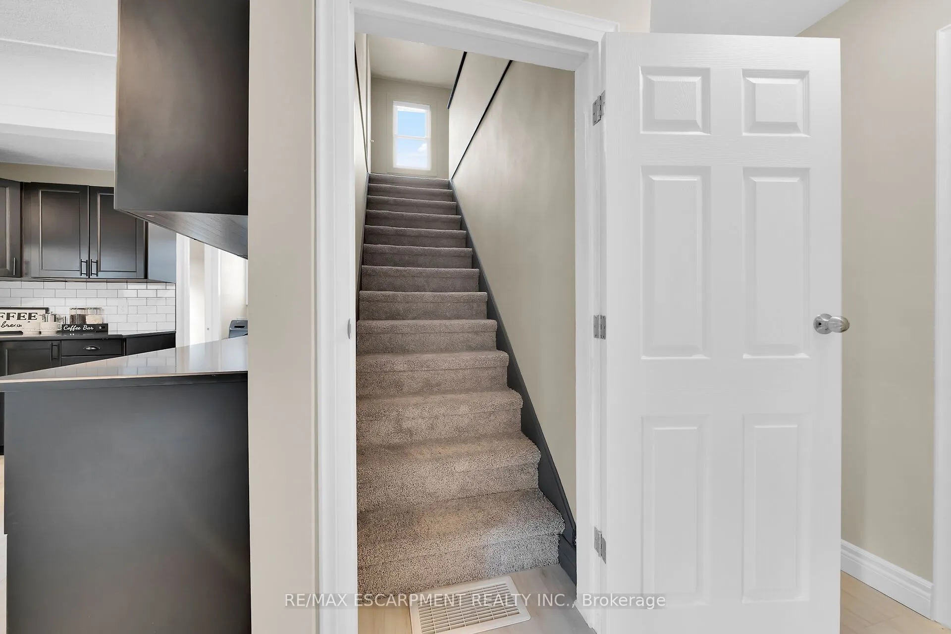 350 Pottruff Road N
