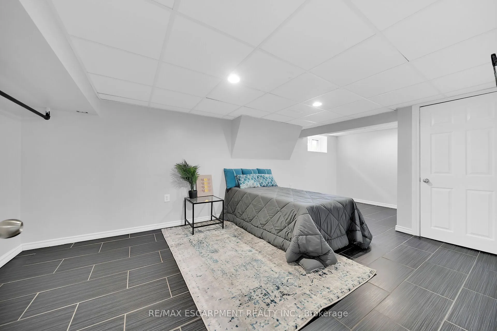 350 Pottruff Road N