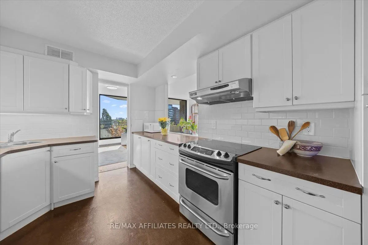 300 Queen Elizabeth Drive, #7D