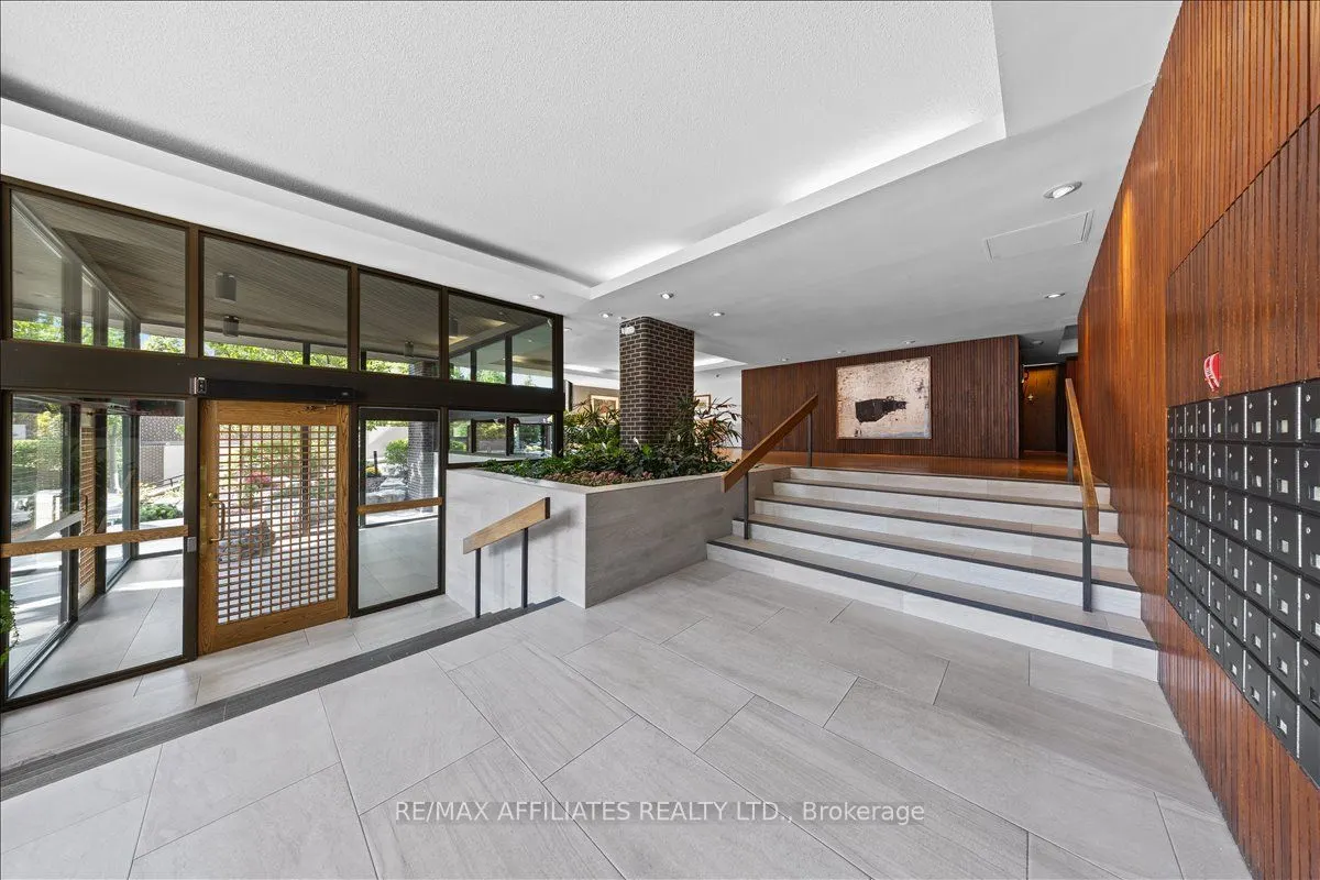 300 Queen Elizabeth Drive, #7D