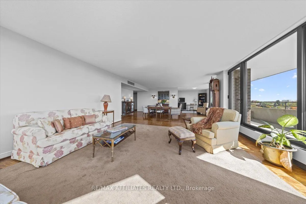 300 Queen Elizabeth Drive, #7D