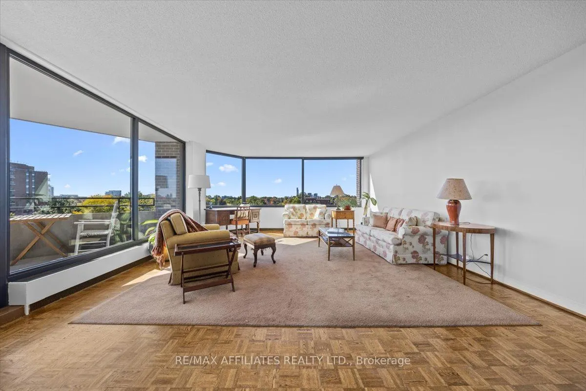 300 Queen Elizabeth Drive, #7D