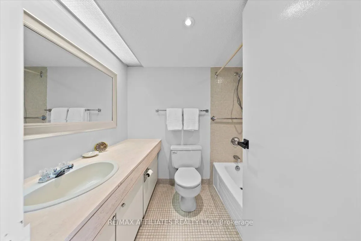 300 Queen Elizabeth Drive, #7D