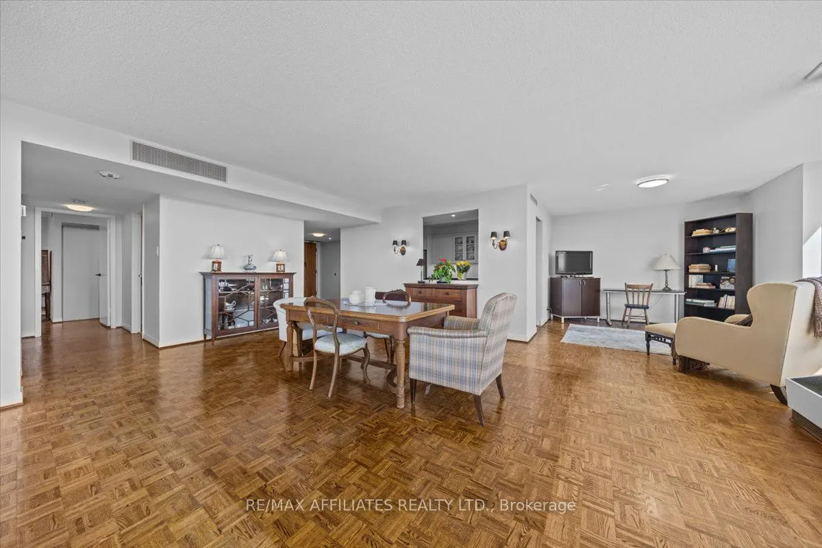 300 Queen Elizabeth Drive, #7D