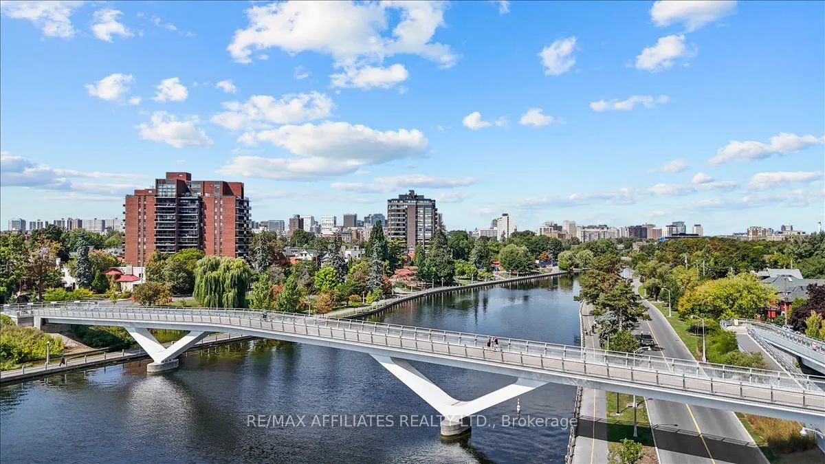 300 Queen Elizabeth Drive, #7D