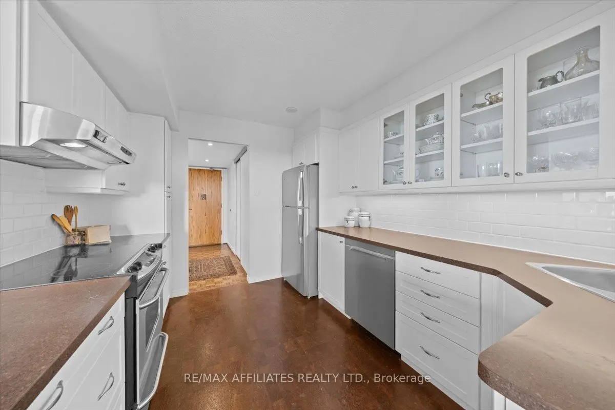 300 Queen Elizabeth Drive, #7D
