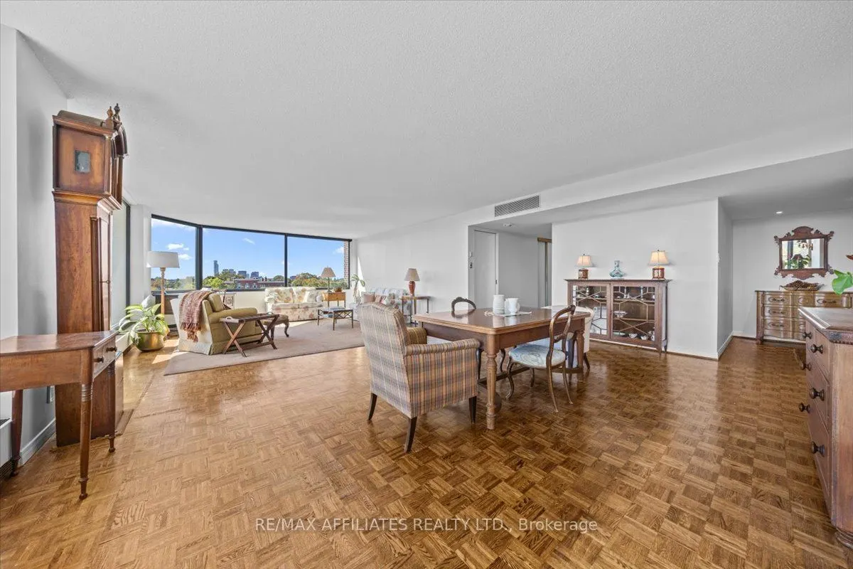 300 Queen Elizabeth Drive, #7D