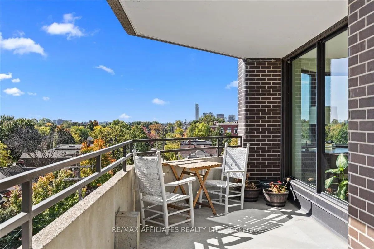 300 Queen Elizabeth Drive, #7D