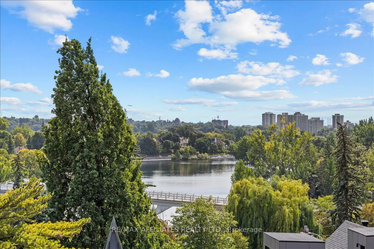 300 Queen Elizabeth Drive, #7D