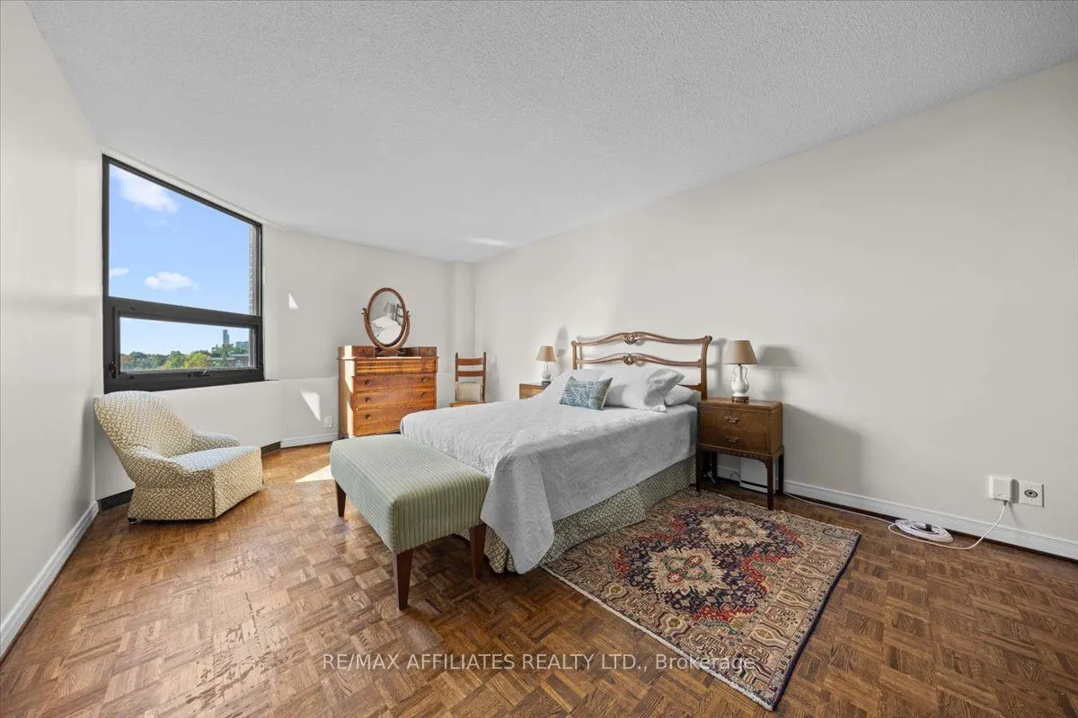 300 Queen Elizabeth Drive, #7D