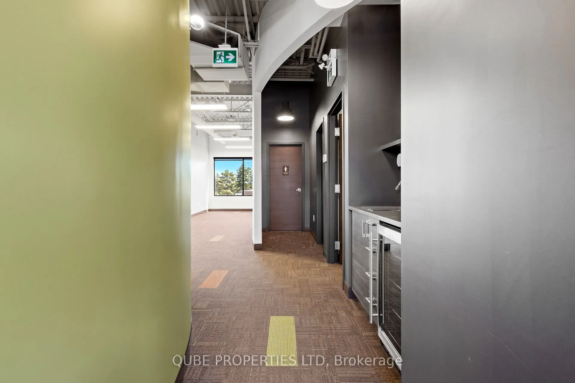 2310 St Laurent Boulevard, #302-306