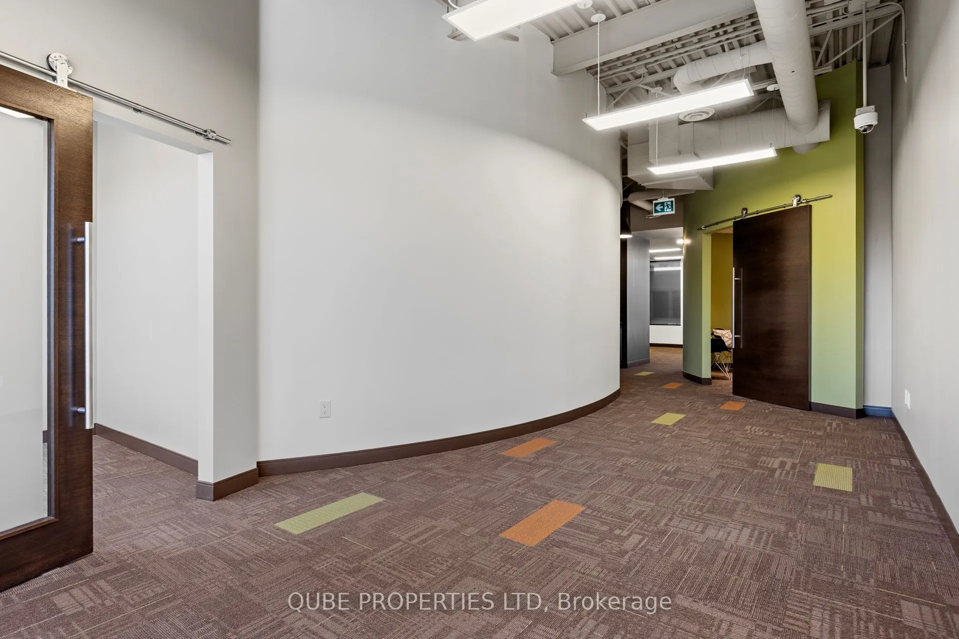2310 St Laurent Boulevard, #302-306